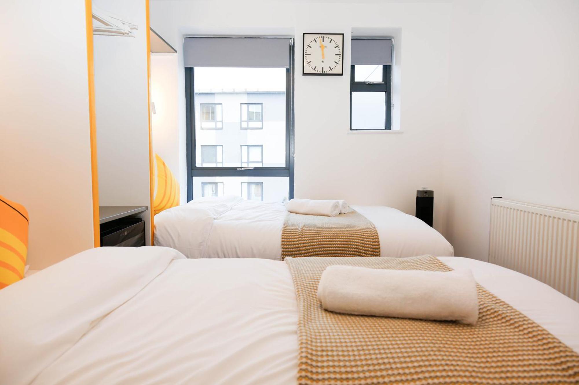 New Luxury Apartments In Central Location Next To Shops, Cafes, Bars & Metro Londyn Zewnętrze zdjęcie