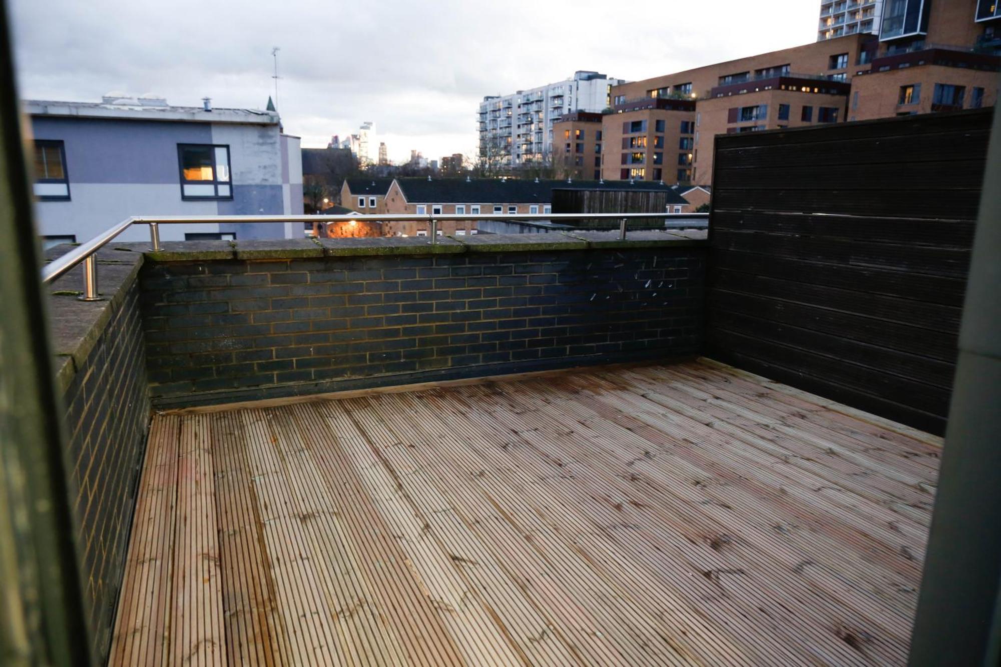 New Luxury Apartments In Central Location Next To Shops, Cafes, Bars & Metro Londyn Zewnętrze zdjęcie