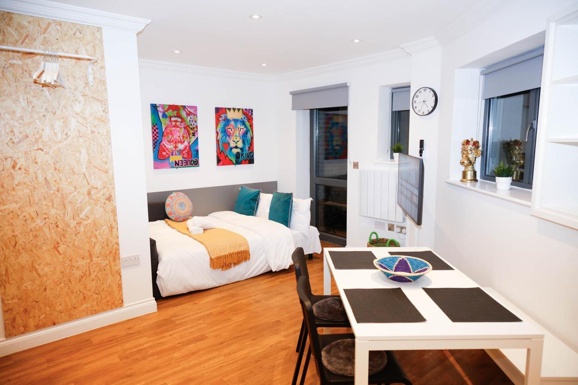 New Luxury Apartments In Central Location Next To Shops, Cafes, Bars & Metro Londyn Zewnętrze zdjęcie