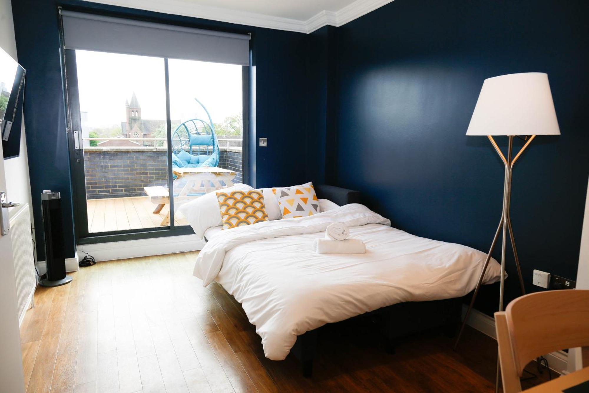 New Luxury Apartments In Central Location Next To Shops, Cafes, Bars & Metro Londyn Zewnętrze zdjęcie