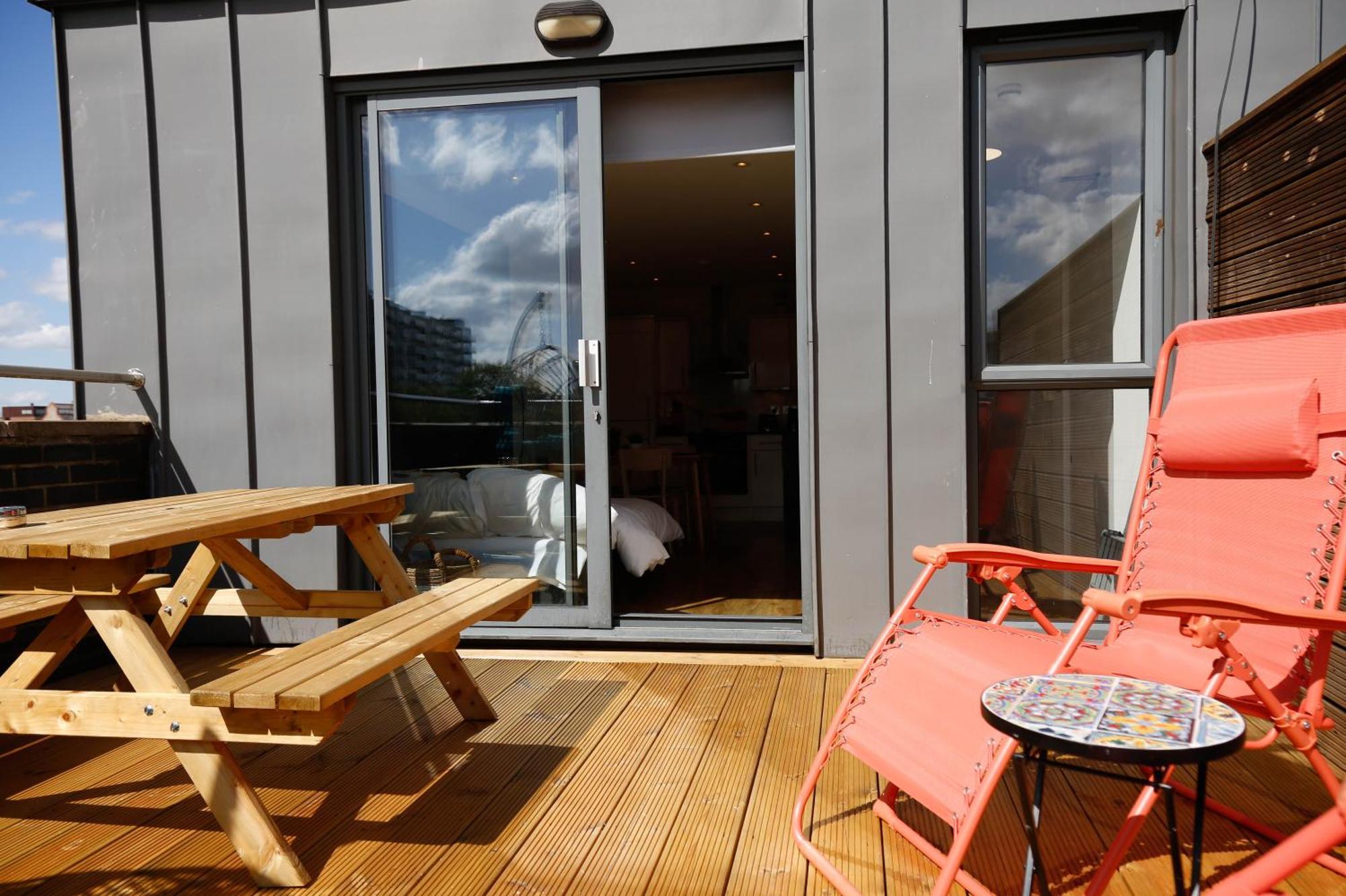 New Luxury Apartments In Central Location Next To Shops, Cafes, Bars & Metro Londyn Zewnętrze zdjęcie