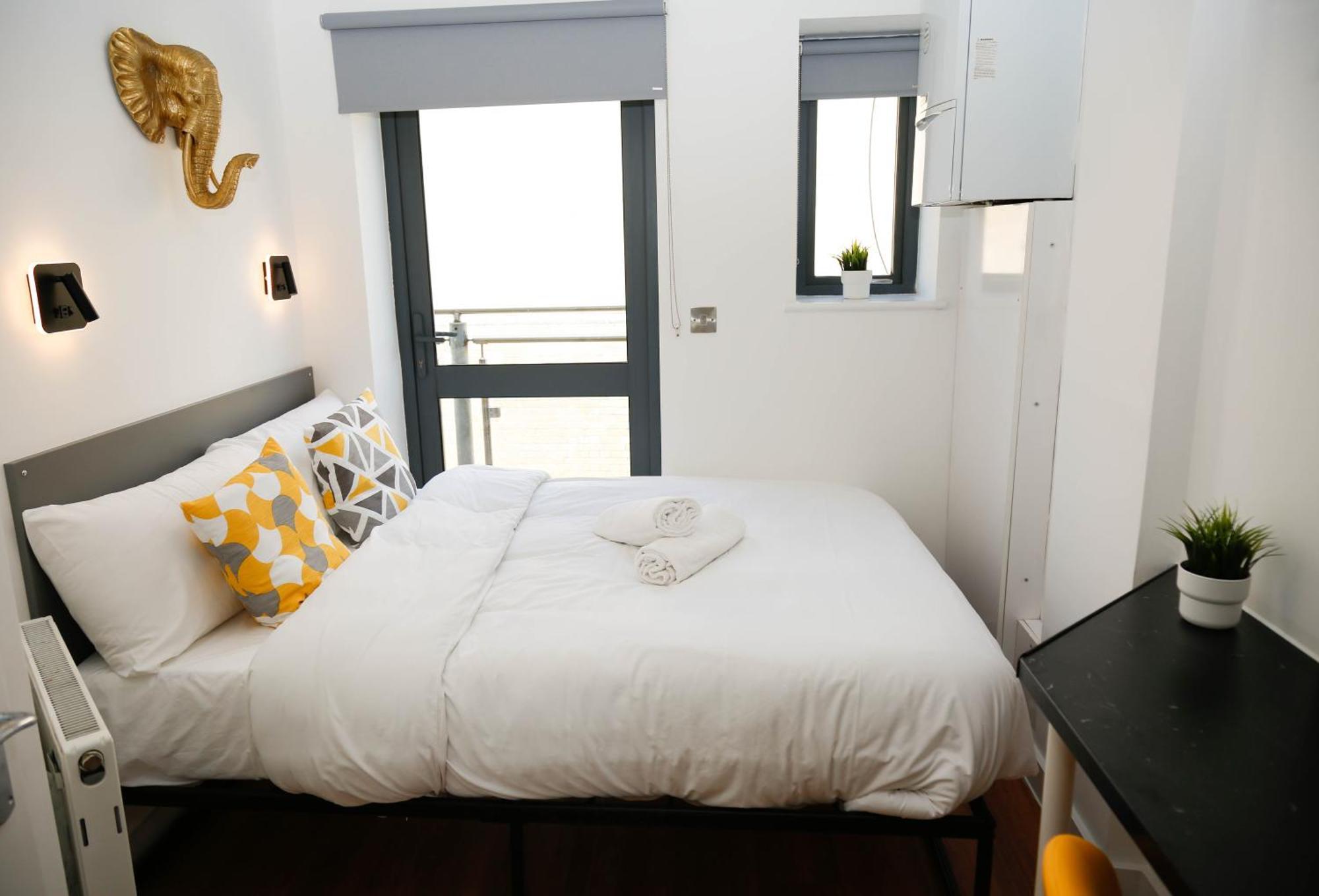 New Luxury Apartments In Central Location Next To Shops, Cafes, Bars & Metro Londyn Zewnętrze zdjęcie
