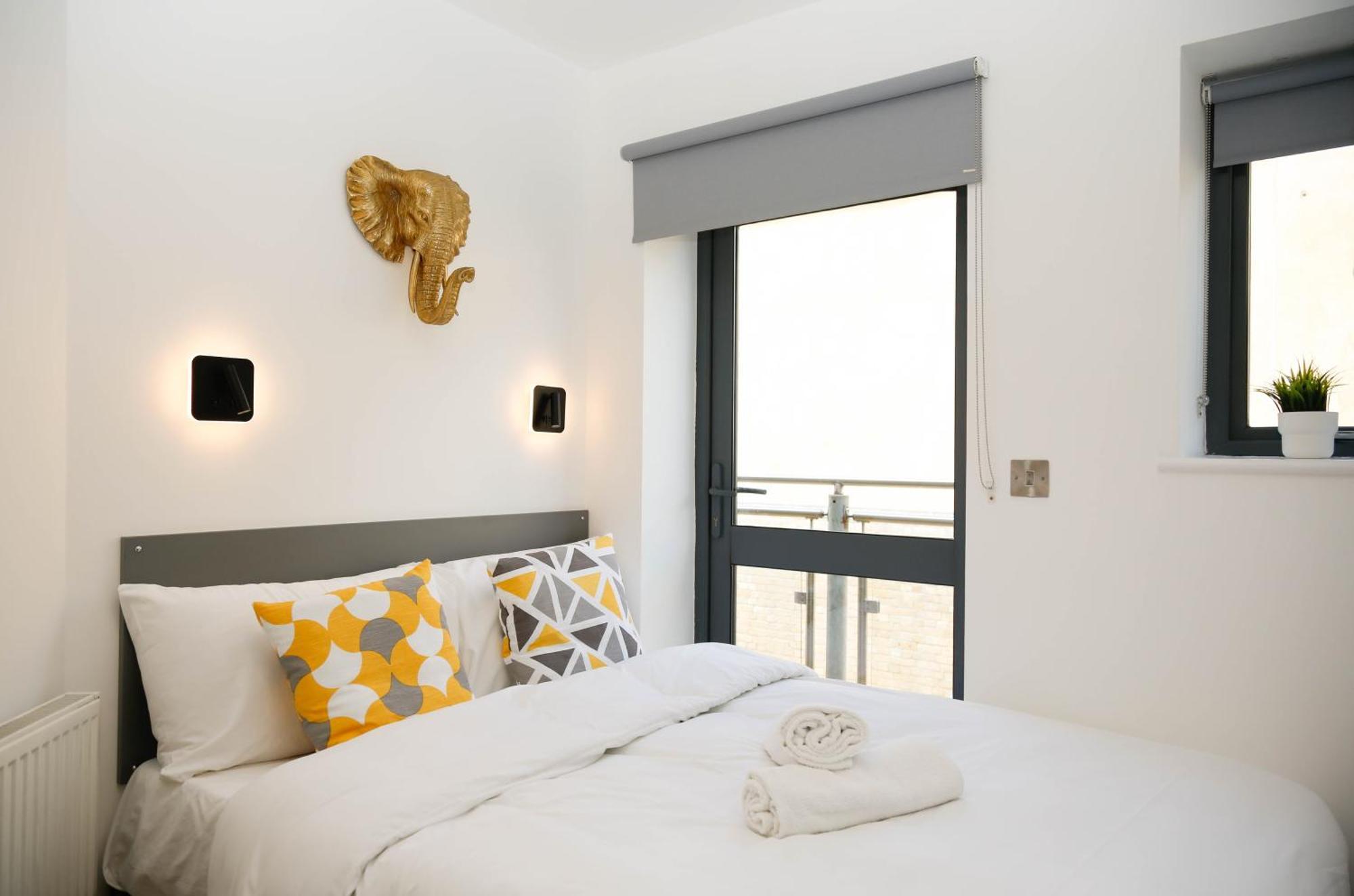New Luxury Apartments In Central Location Next To Shops, Cafes, Bars & Metro Londyn Zewnętrze zdjęcie