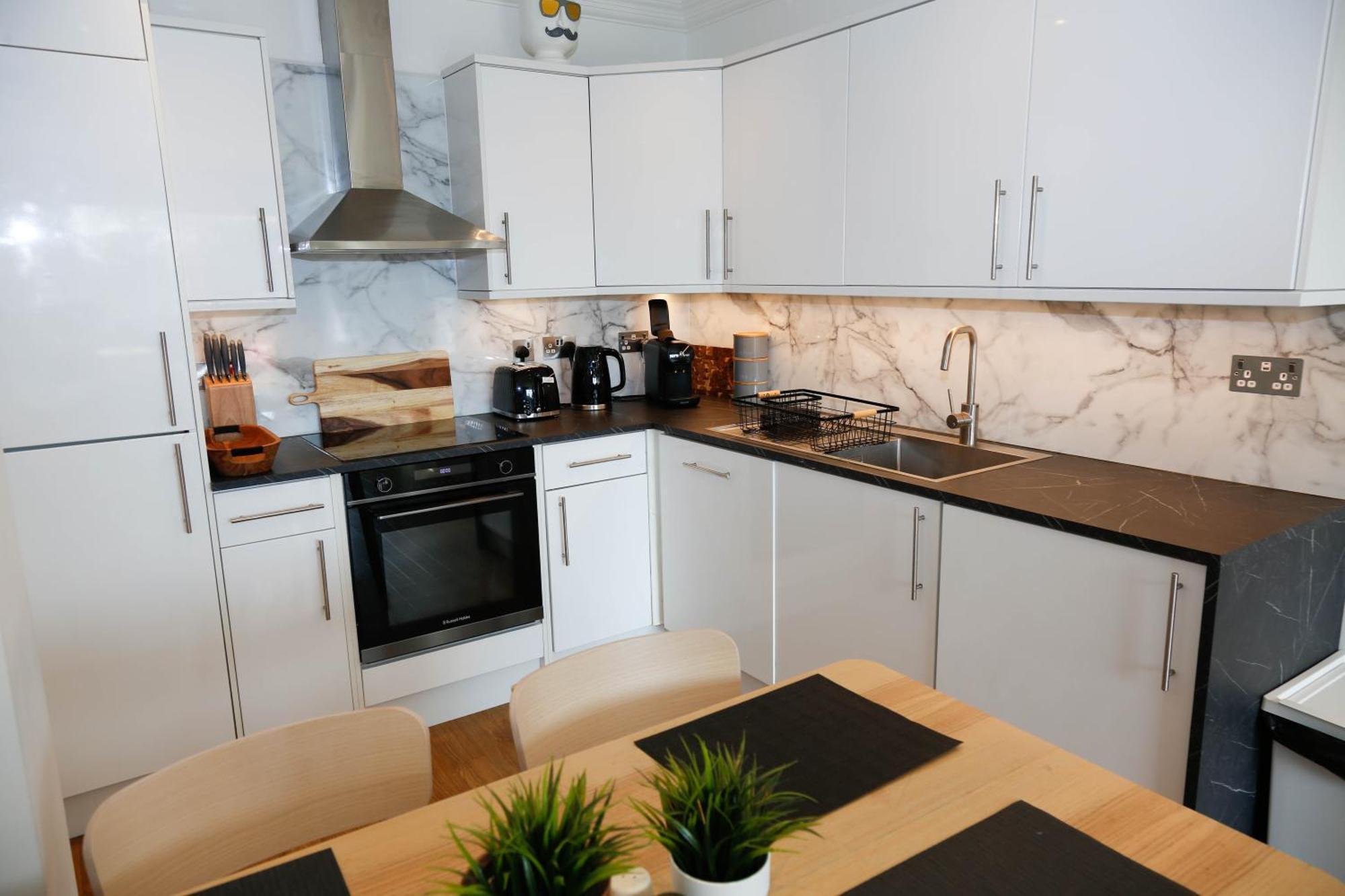 New Luxury Apartments In Central Location Next To Shops, Cafes, Bars & Metro Londyn Zewnętrze zdjęcie